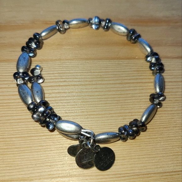🎉2xHP🎉 NWOT Alex and Ani Vintage Sixty-Six Silver Gunmetal Bead Wrap Bracelet - Picture 4 of 4